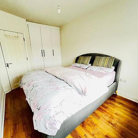 Room In Limerick Bagian luar foto